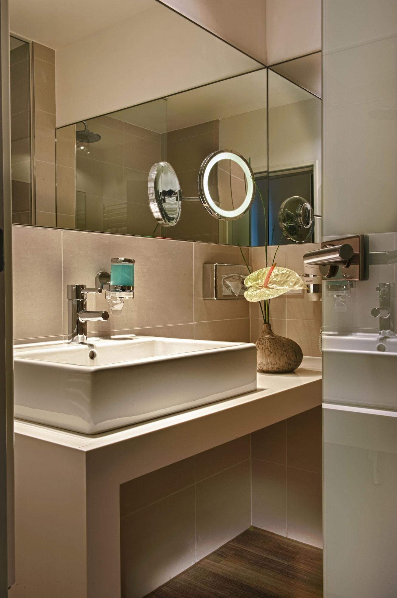 Hotel Conti Duisburg - Partner Of Sorat Hotels Luaran gambar